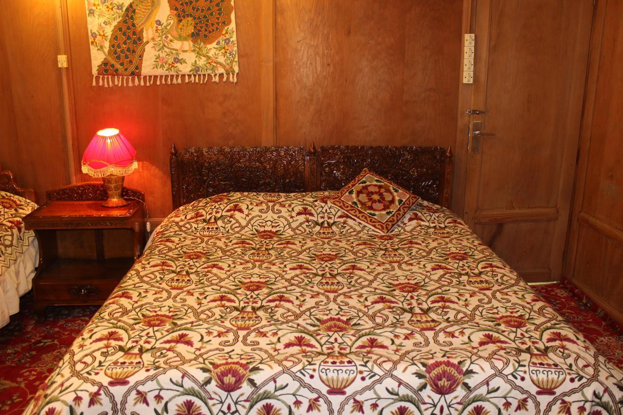 วังนู เวิร์ท เฮาส์โบ๊ต Hotel ศรีนาการ์ ภายนอก รูปภาพ
